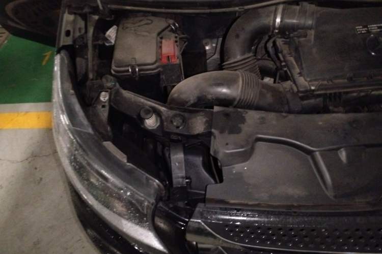 Used Mercedes-Benz Vito 2016 2.0T Business Edition Engine Bay Right