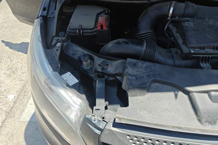 Used Mercedes-Benz Vito 2016 2.0T Business Edition Engine Bay Right
