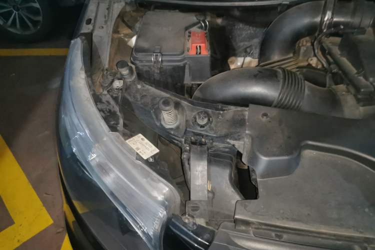 Used Mercedes-Benz Vito 2016 2.0T Business Edition Engine Bay Right