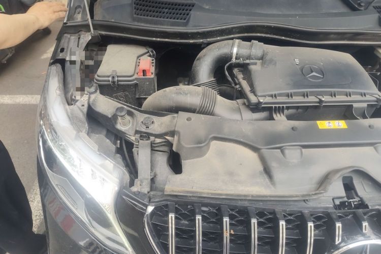 Used Mercedes-Benz Vito 2016 2.0T Elite Edition Engine Bay Right