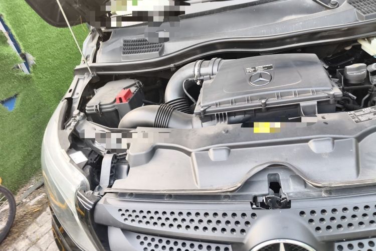 Used Mercedes-Benz Vito 2016 2.0T Elite Edition Engine Bay Right