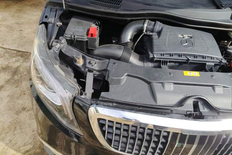 Used Mercedes-Benz Vito 2016 2.0T Business Edition Engine Bay Right