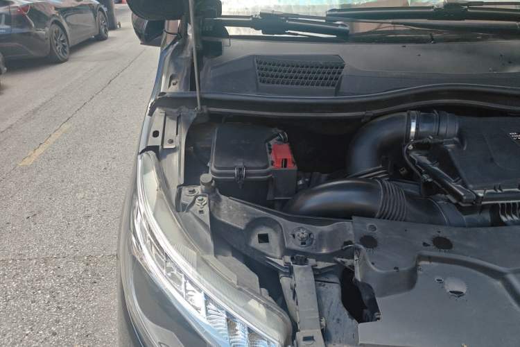 Used Mercedes-Benz Vito 2016 2.0T Business Edition Engine Bay Right