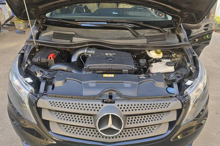 Used Mercedes-Benz Vito 2016 2.0T Business Edition Engine Bay