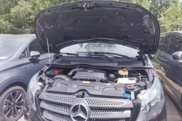 Used Mercedes-Benz Vito 2016 2.0T Elite Edition Engine Bay