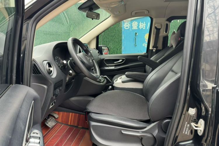 Used Mercedes-Benz Vito 2016 2.0T Elite Edition Exterior 1
