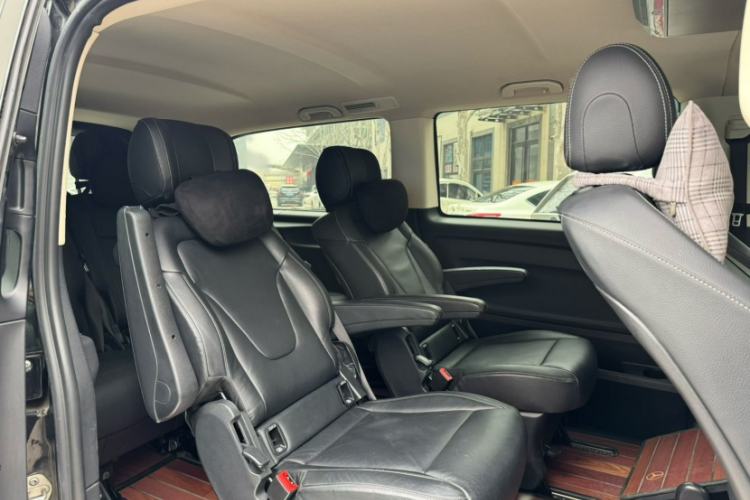 Used Mercedes-Benz Vito 2016 2.0T Elite Edition Exterior 8