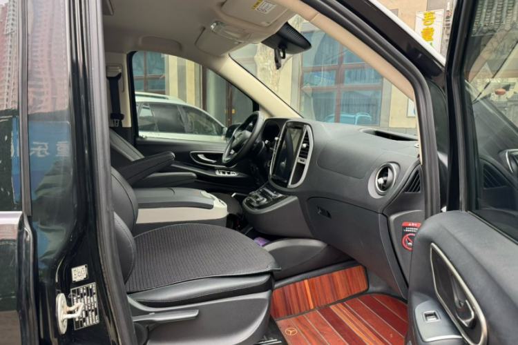 Used Mercedes-Benz Vito 2016 2.0T Elite Edition Exterior 9