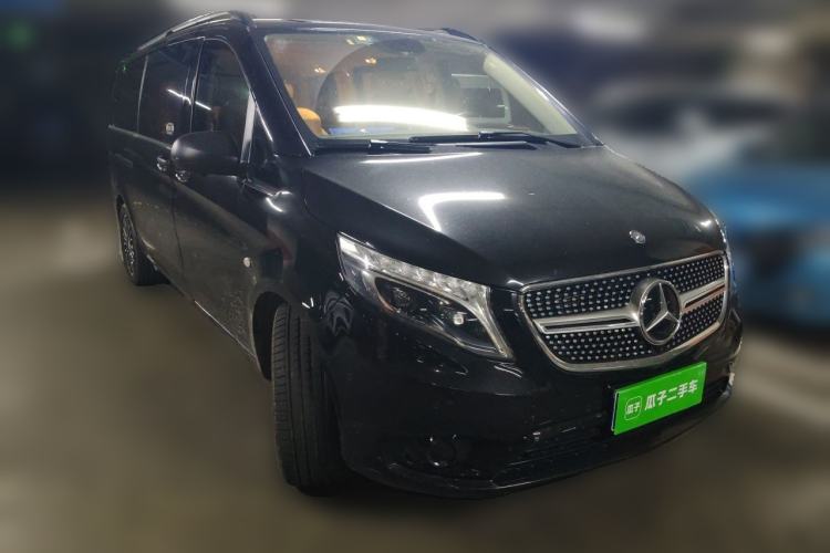 Used Mercedes-Benz Vito 2016 2.0T Elite Edition Front Right 45 Deg
