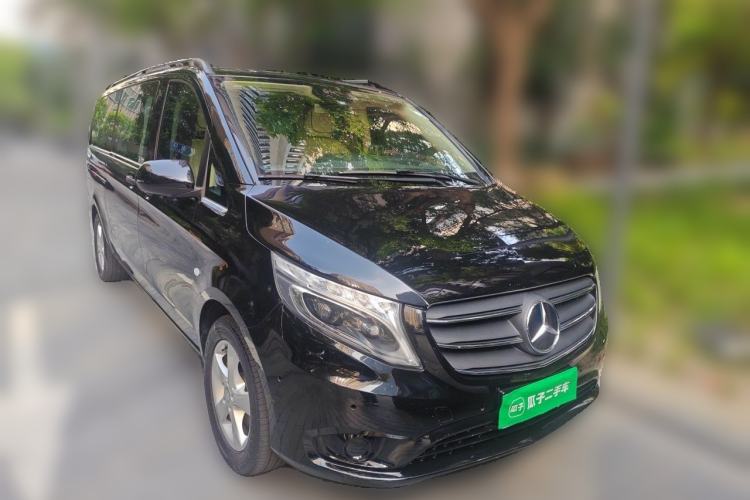 Used Mercedes-Benz Vito 2016 2.0T Elite Edition Front Right 45 Deg