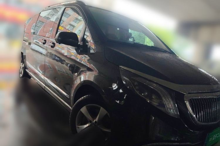 Used Mercedes-Benz Vito 2016 2.0T Elite Edition Front Right 45 Deg