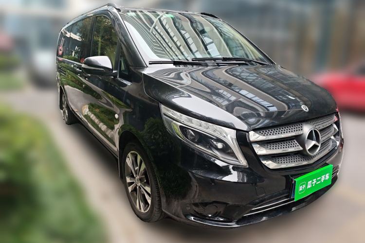 Used Mercedes-Benz Vito 2016 2.0T Elite Edition Front Right 45 Deg