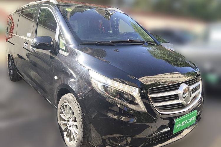 Used Mercedes-Benz Vito 2016 2.0T Elite Edition Front Right 45 Deg
