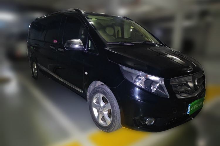 Used Mercedes-Benz Vito 2016 2.0T Elite Edition Front Right 45 Deg