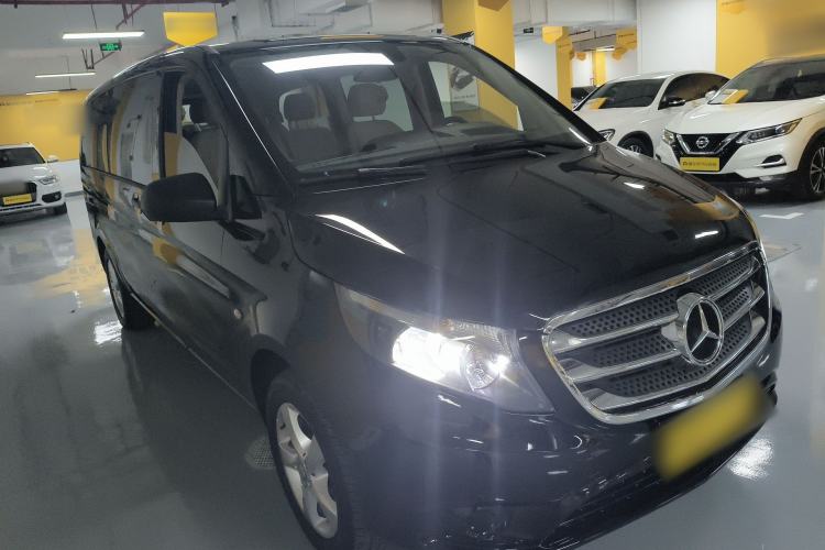 Used Mercedes-Benz Vito 2016 2.0T Elite Edition Front Right 45 Deg