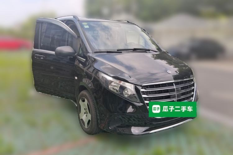 Used Mercedes-Benz Vito 2016 2.0T Elite Edition Front Right 45 Deg