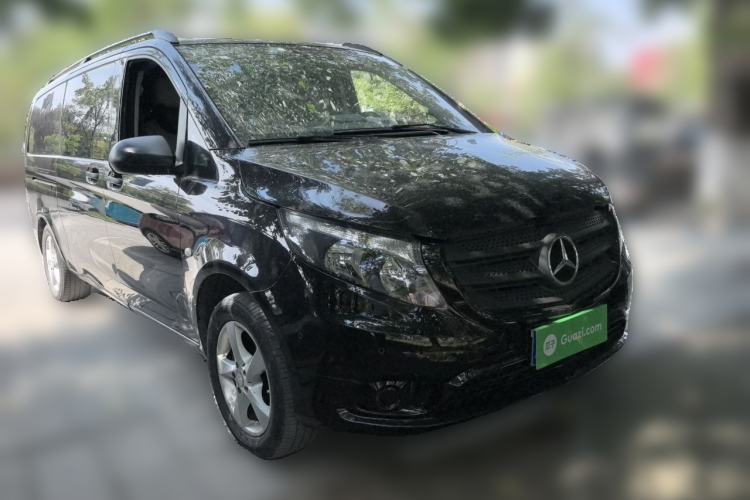 Used Mercedes-Benz Vito 2016 2.0T Business Edition Front Right 45 Deg