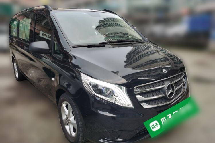 Used Mercedes-Benz Vito 2016 2.0T Elite Edition Front Right 45 Deg