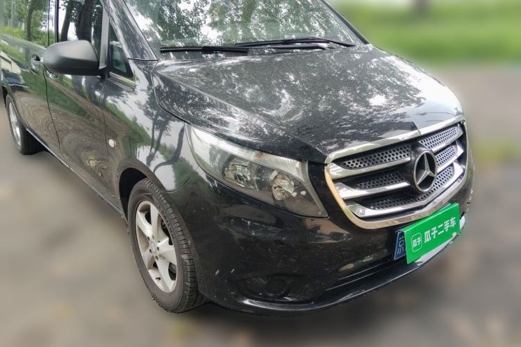 Used Mercedes-Benz Vito 2016 2.0T Elite Edition Front Right 45 Deg