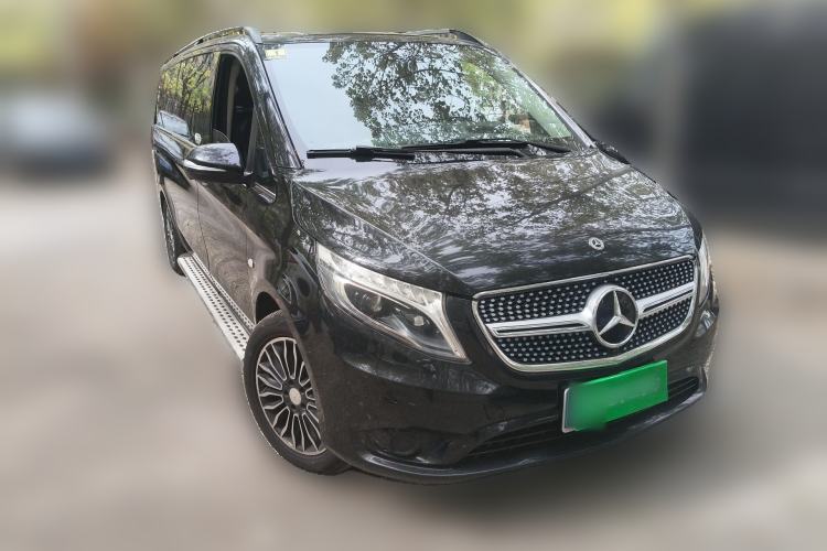 Used Mercedes-Benz Vito 2016 2.0T Business Edition Front Right 45 Deg