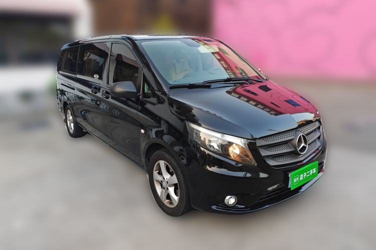 Used Mercedes-Benz Vito 2016 2.0T Elite Version 9-seater Front Right 45 Deg
