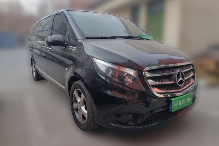 Used Mercedes-Benz Vito 2016 2.0T Business Edition Front Right 45 Deg