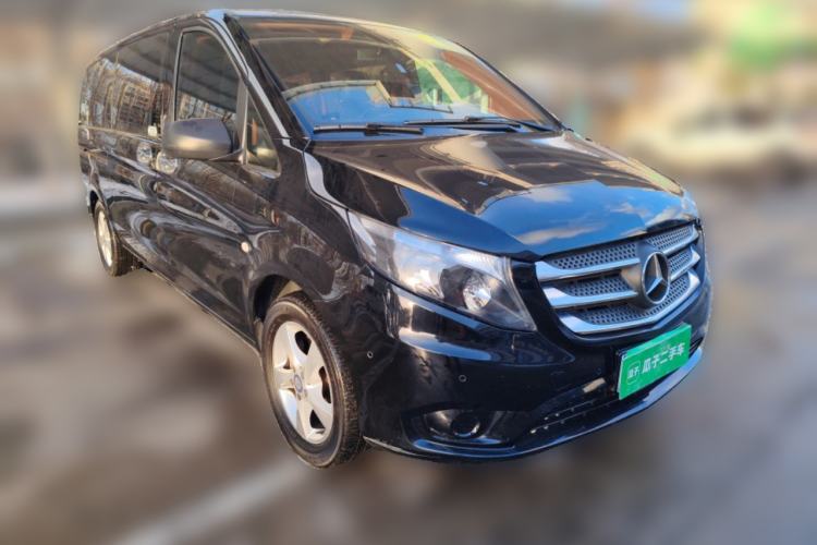 Used Mercedes-Benz Vito 2016 2.0T Business Edition Front Right 45 Deg