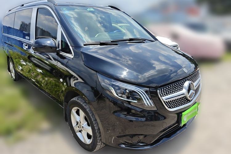 Used Mercedes-Benz Vito 2016 2.0T Business Edition Front Right 45 Deg