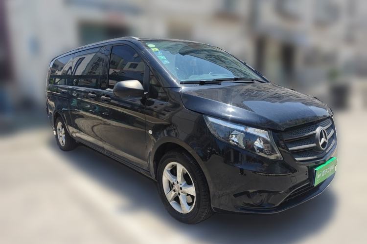 Used Mercedes-Benz Vito 2016 2.0T Business Edition Front Right 45 Deg