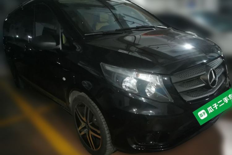 Used Mercedes-Benz Vito 2016 2.0T Business Edition Front Right 45 Deg