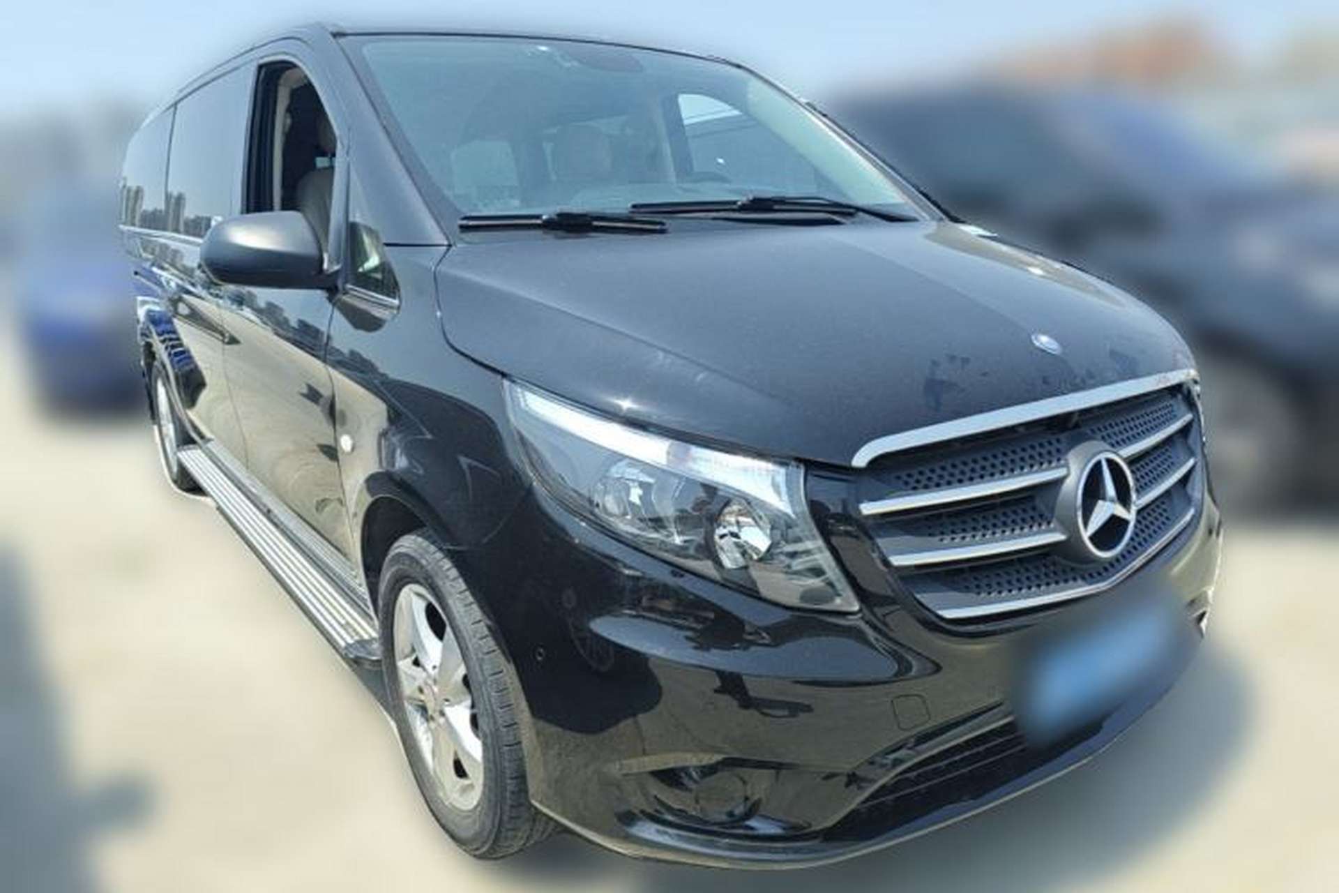 Used Mercedes-Benz Vito 2016 2.0T Business Edition Front Right 45 Deg