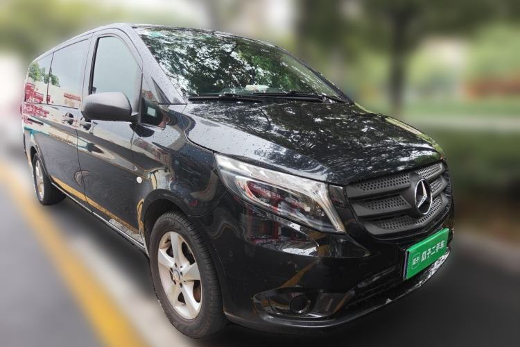 Used Mercedes-Benz Vito 2016 2.0T Business Edition Front Right 45 Deg