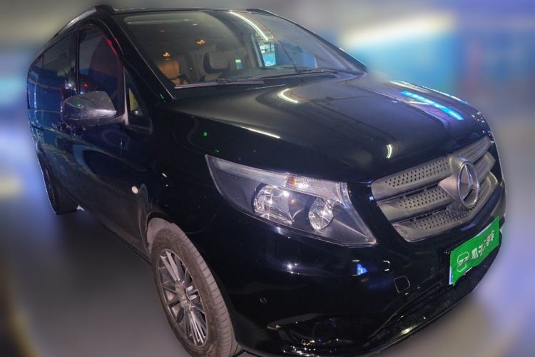 Used Mercedes-Benz Vito 2016 2.0T Elite Edition Front Right 45 Deg