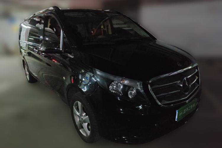 Used Mercedes-Benz Vito 2016 2.0T Business Edition Front Right 45 Deg