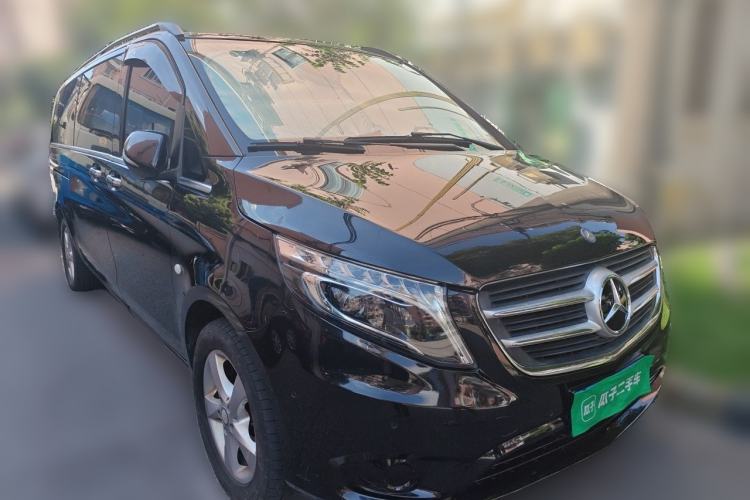 Used Mercedes-Benz Vito 2016 2.0T Business Edition Front Right 45 Deg