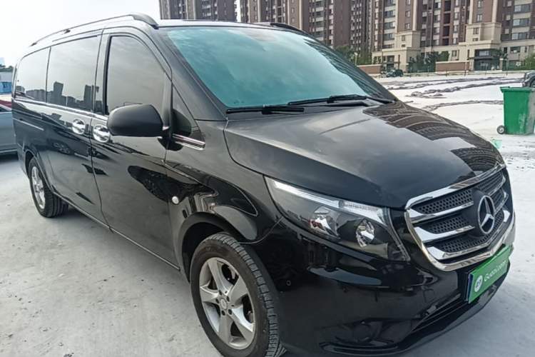 Used Mercedes-Benz Vito 2016 2.0T Business Edition Front Right 45 Deg