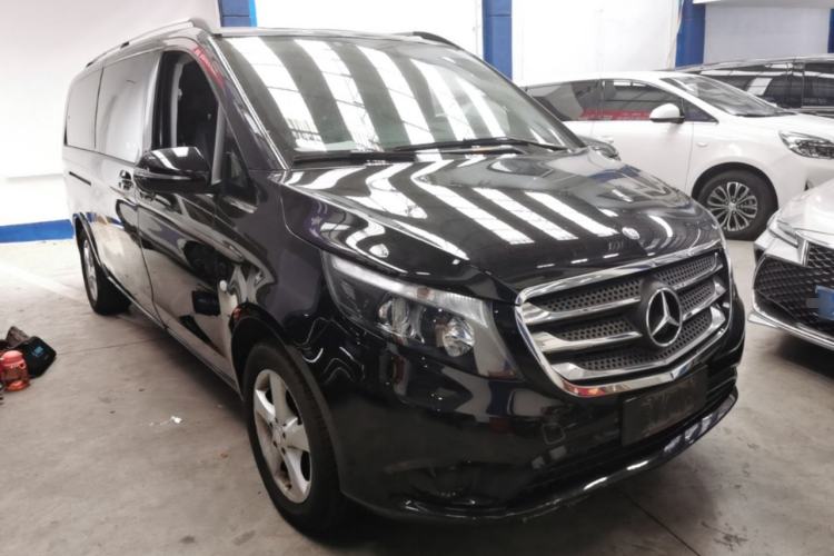 Used Mercedes-Benz Vito 2016 2.0T Elite Edition Front Right 45 Deg