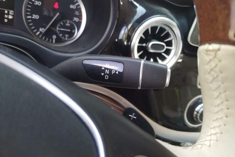 Used Mercedes-Benz Vito 2016 2.0T Elite Edition Gear Lever