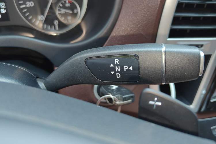 Used Mercedes-Benz Vito 2016 2.0T Business Edition Gear Lever