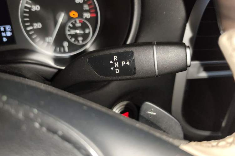 Used Mercedes-Benz Vito 2016 2.0T Business Edition Gear Lever
