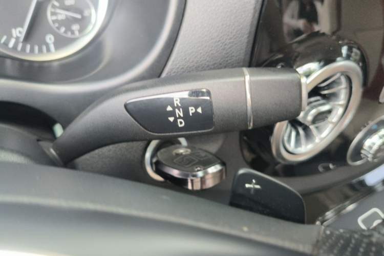 Used Mercedes-Benz Vito 2016 2.0T Business Edition Gear Lever