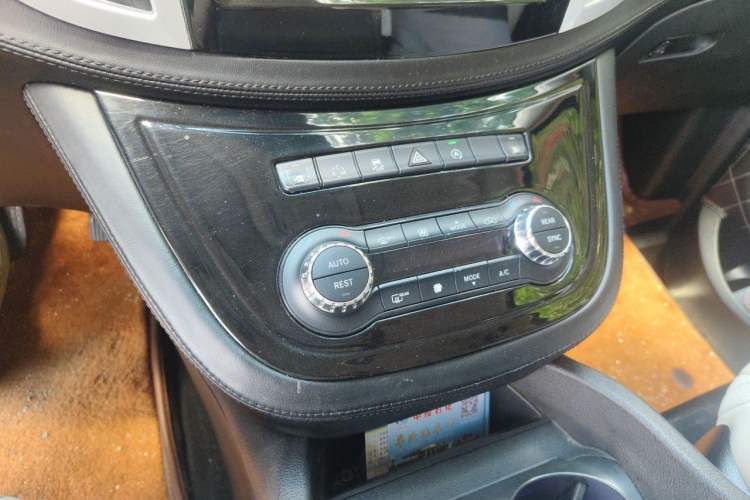 Used Mercedes-Benz Vito 2016 2.0T Business Edition Gear Lever