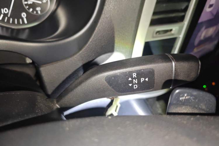 Used Mercedes-Benz Vito 2016 2.0T Elite Edition Gear Lever