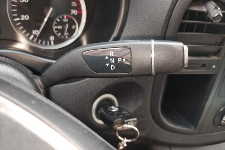 Used Mercedes-Benz Vito 2016 2.0T Business Edition Gear Lever