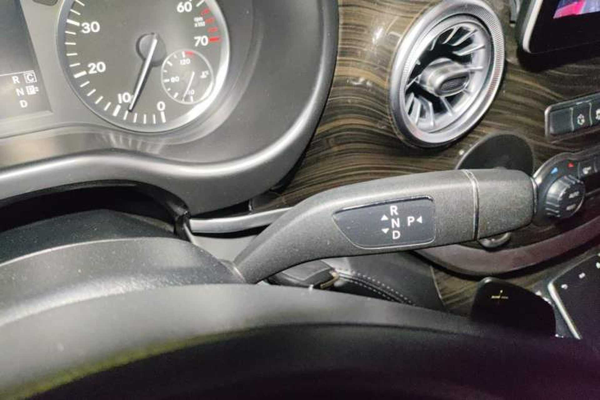 Used Mercedes-Benz Vito 2016 2.0T Elite Edition Gear Lever