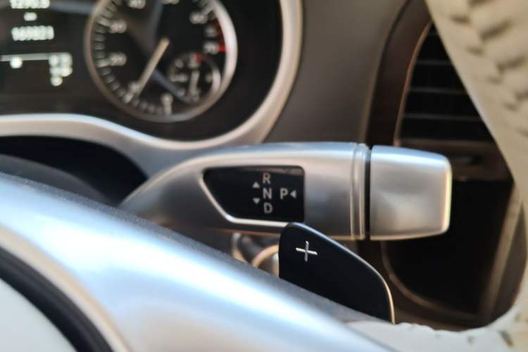Used Mercedes-Benz Vito 2016 2.0T Business Edition Gear Lever
