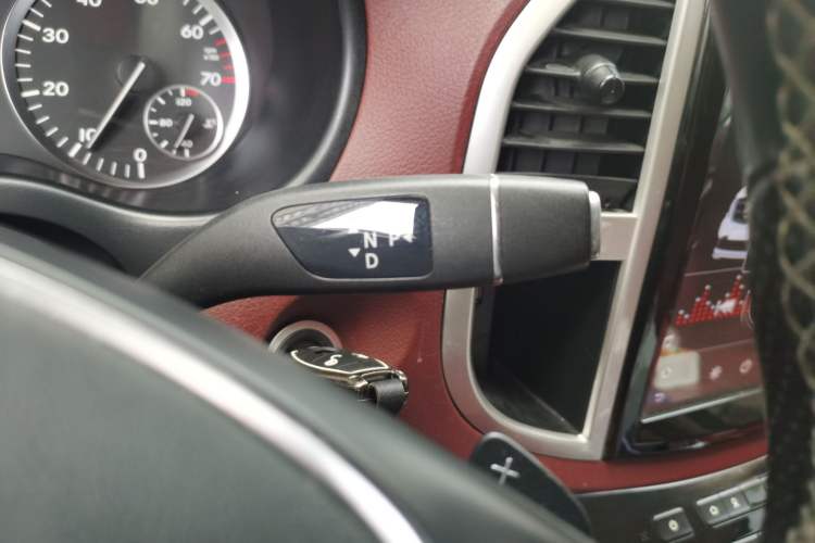 Used Mercedes-Benz Vito 2016 2.0T Elite Edition Gear Lever