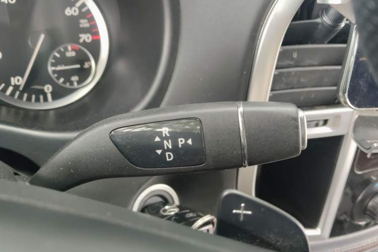 Used Mercedes-Benz Vito 2016 2.0T Elite Edition Gear Lever