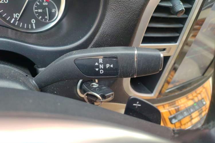 Used Mercedes-Benz Vito 2016 2.0T Business Edition Gear Lever