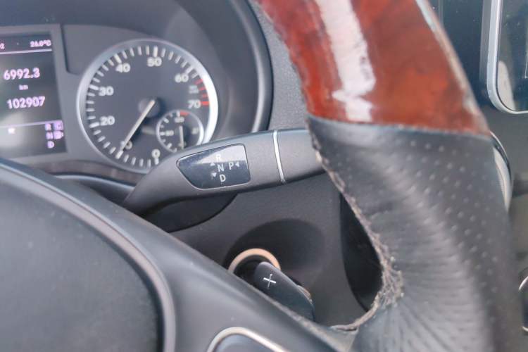Used Mercedes-Benz Vito 2016 2.0T Elite Edition Gear Lever